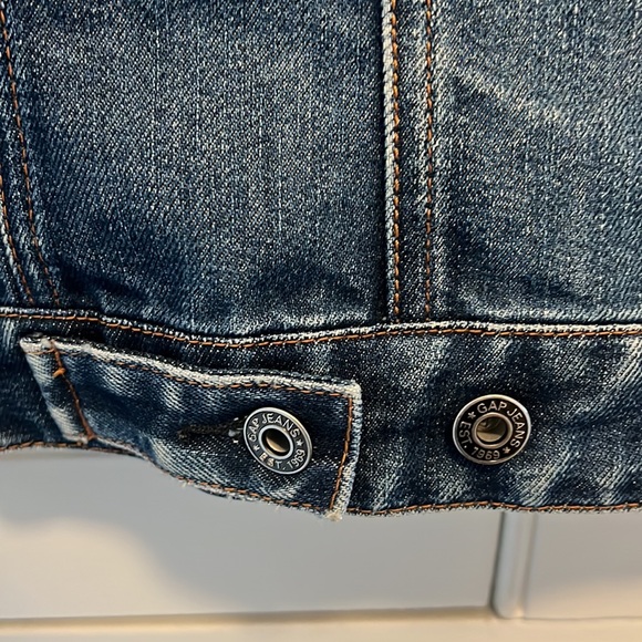 Vintage GAP Denim Jacket - Picture 4 of 7